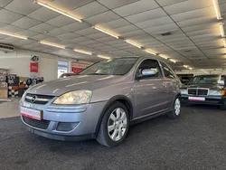Paars Gebruikt 2005 Opel Corsa Hatchback | € 2.750 (Duur)