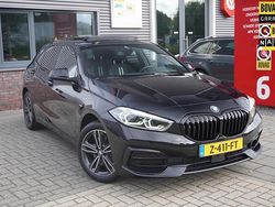 Zwart Gebruikt 2024 BMW 118 Hatchback | € 31.745 (Eerlijke prijs)