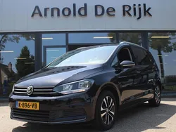 Zwart, metallic lak Gebruikt 2020 VW Touran Highline MPV | € 29.950 (Iets duurder)