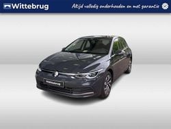 Grijs Gebruikt 2021 VW Golf VIII Style Hatchback | € 23.450 (Goede deal)