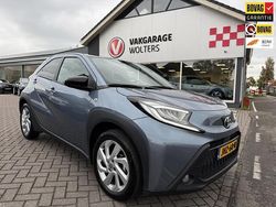 Grijs Gebruikt 2025 Toyota Aygo X SUV | € 22.950