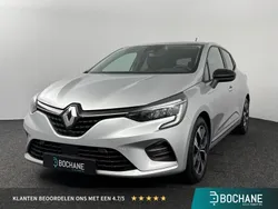 Grijs Gebruikt 2023 Renault Clio V Evolution Hatchback | € 17.695 (Eerlijke prijs)