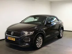 Zwart, andere lak Gebruikt 2021 VW T-Roc R-line SUV | € 28.450 (Eerlijke prijs)