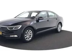 Zwart Gebruikt 2016 VW Passat Comfortline Sedan | € 10.450 (Goede deal)