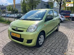 Groen, metallic lak Gebruikt 2010 Daihatsu Cuore Hatchback | € 2.950 (Eerlijke prijs)