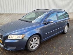 Blauw Gebruikt 2010 Volvo V50 Summum Stationwagen | € 2.950 (Eerlijke prijs)