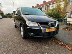 Gebruikt 2009 VW Touran Highline MPV | € 4.750 (Eerlijke prijs)