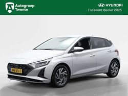 Lumen grey (grijs metallic) Gebruikt 2024 Hyundai i20 Comfort Hatchback | € 18.900 (Goede deal)