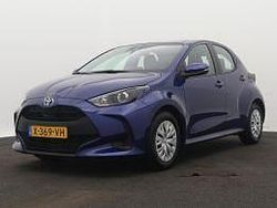 Blauw, metallic lak Gebruikt 2024 Toyota Yaris Active Hatchback | € 21.445 (Eerlijke prijs)
