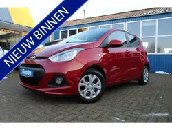 Rood Gebruikt 2016 Hyundai i10 Trend Hatchback | € 8.444 (Eerlijke prijs)