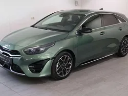 Groen, metallic lak Gebruikt 2024 Kia ProCeed GT-Line Hatchback | € 32.949 (Super prijs)