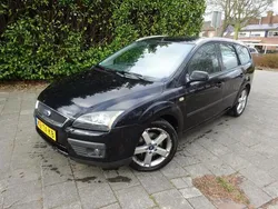 Zwart Gebruikt 2007 Ford Focus Stationwagen | € 899 (Goede deal)