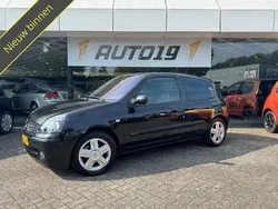 Zwart Gebruikt 2002 Renault Clio II Dynamique Hatchback | € 1.419 (Duur)