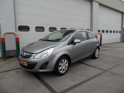 Grijs Gebruikt 2012 Opel Corsa Edition Hatchback | € 5.925