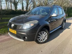 Grijs Gebruikt 2011 Dacia Sandero Stepway Hatchback | € 4.950 (Eerlijke prijs)