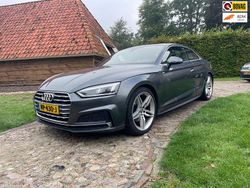 Grijs, metallic lak Gebruikt 2017 Audi A5 S-Line Coupé | € 24.450 (Iets duurder)