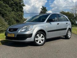 Grijs Gebruikt 2008 Kia Rio Hatchback | € 2.395 (Eerlijke prijs)