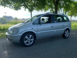 Grijs Gebruikt 2004 Opel Zafira MPV | € 1.695 (Eerlijke prijs)