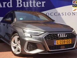 Grijs Gebruikt 2021 Audi A3 Sedan | € 23.999 (Eerlijke prijs)