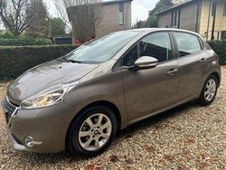 Grijs Gebruikt 2014 Peugeot 208 Envy Hatchback | € 4.775 (Super prijs)