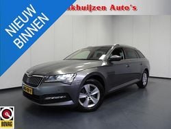 Grijs Gebruikt 2023 Skoda Superb Business Line Stationwagen | € 26.945 (Goede deal)