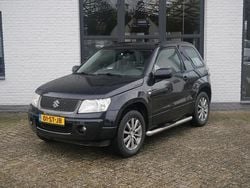 Zwart Gebruikt 2006 Suzuki Grand Vitara Exclusive SUV | € 5.950 (Eerlijke prijs)