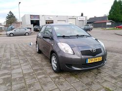Grijs Gebruikt 2008 Toyota Yaris Executive Hatchback | € 3.750 (Eerlijke prijs)