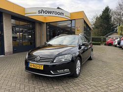 Zwart (metallic) Gebruikt 2014 VW Passat Highline Stationwagen | € 6.995 (Super prijs)