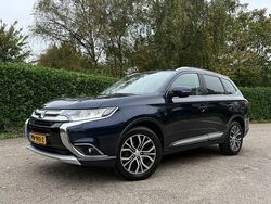 Blauw Gebruikt 2017 Mitsubishi Outlander Edition SUV | € 17.888 (Eerlijke prijs)