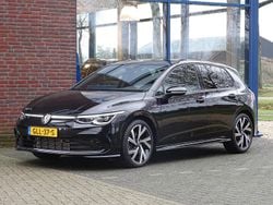 Zwart Gebruikt 2024 VW Golf VIII R-line | € 39.750