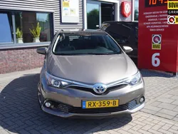 Grijs Gebruikt 2017 Toyota Auris Hybrid Executive Hatchback | € 16.450 (Eerlijke prijs)