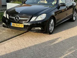 Zwart Gebruikt 2010 Mercedes E200 Avantgarde Sedan | € 9.750 (Goede deal)