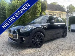Zwart Gebruikt 2017 Mini ONE Business Hatchback | € 11.949 (Goede deal)