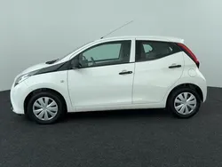 Wit Gebruikt 2019 Toyota Aygo Hatchback | € 9.750 (Eerlijke prijs)