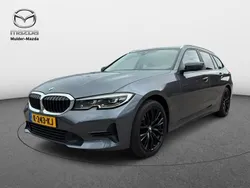 Grijs Gebruikt 2020 BMW 320 Executive Stationwagen | € 27.950 (Eerlijke prijs)