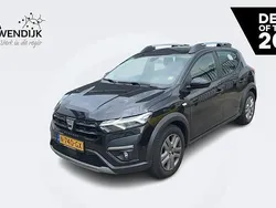 Noir nacre 676 Gebruikt 2021 Dacia Sandero Comfort Hatchback | € 11.995 (Eerlijke prijs)