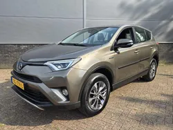Bruin Gebruikt 2017 Toyota RAV4 SUV | € 20.480 (Eerlijke prijs)
