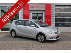 Grijs Gebruikt 2011 Toyota Verso MPV | € 12.400 (Eerlijke prijs)