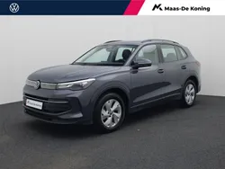 Grijs, metallic lak Gebruikt 2024 VW Tiguan Edition SUV | € 40.440 (Goede deal)
