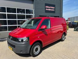 Rood Gebruikt 2013 VW T5 Van | € 5.950 (Goede deal)