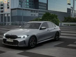 Grijs Nieuw 2025 BMW 330e Executive Sedan | € 75.499 (Eerlijke prijs)