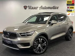 Goud, metallic lak Gebruikt 2020 Volvo XC40 R-Design SUV | € 28.750 (Eerlijke prijs)