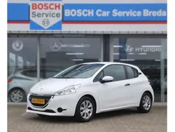 Wit Gebruikt 2012 Peugeot 208 Access Hatchback | € 4.950 (Eerlijke prijs)