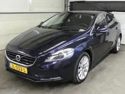 Blauw Gebruikt 2016 Volvo V40 Momentum Stationwagen | € 11.945 (Goede deal)