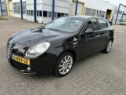 Zwart Gebruikt 2015 Alfa Romeo Giulietta Distinctive Hatchback | € 10.995 (Super prijs)