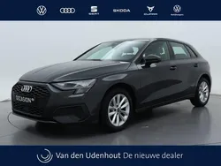 Grijs, metallic lak Gebruikt 2024 Audi A3 Sportback Proline Hatchback | € 31.990 (Eerlijke prijs)