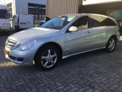 Grijs, metallic lak Gebruikt 2006 Mercedes R350 MPV | € 8.900