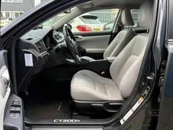Grijs Gebruikt 2011 Lexus CT200h Hatchback | € 9.900 (Iets duurder)