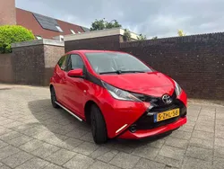 Rood Gebruikt 2015 Toyota Aygo X-play Hatchback | € 7.000 (Eerlijke prijs)