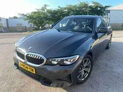 Grijs Gebruikt 2020 BMW 318 Executive Sedan | € 22.750
